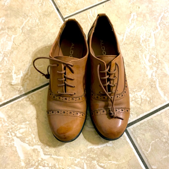 Ladies brown Oxfords - Picture 1 of 1